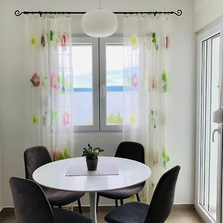 Apartment Dani Sea & Pool