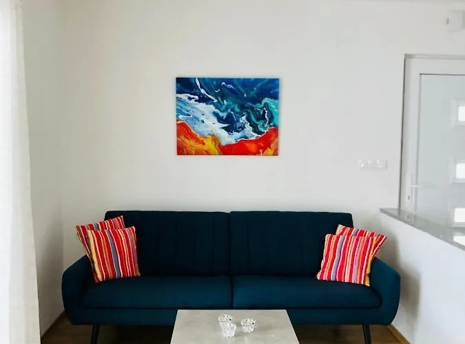 Dani Sea & Pool Apartment