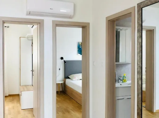 Dani Sea & Pool Apartment Trogir