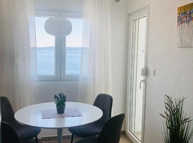 Dani Sea & Pool Apartment Trogir