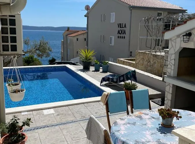 Dani Sea & Pool Apartment